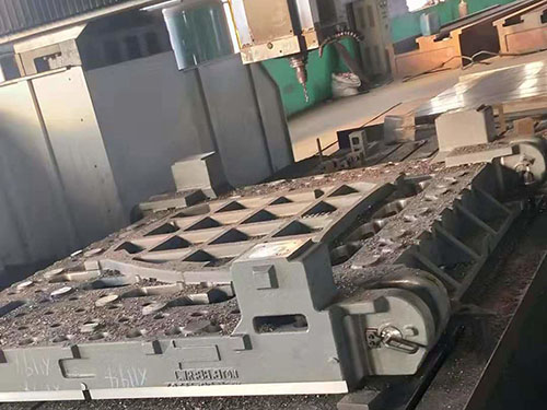 加工车间12